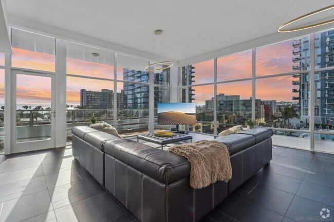 Building Photo - 1262 Kettner Blvd Unit 701 Rental