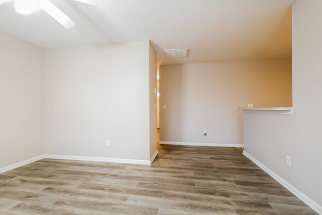 Photo - 9446 Dewey Dr