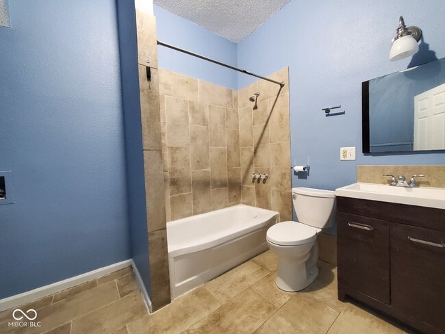 Photo - 771 Haugh St