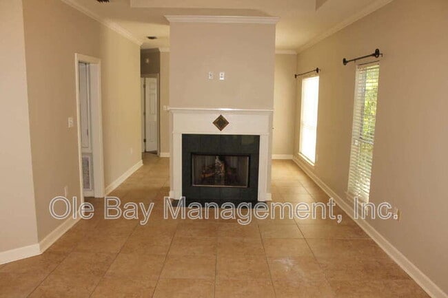 Photo - 1005 Pinemont Dr