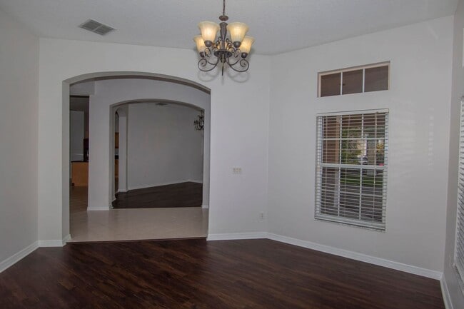 Photo - 664 Cedar Forest Cir