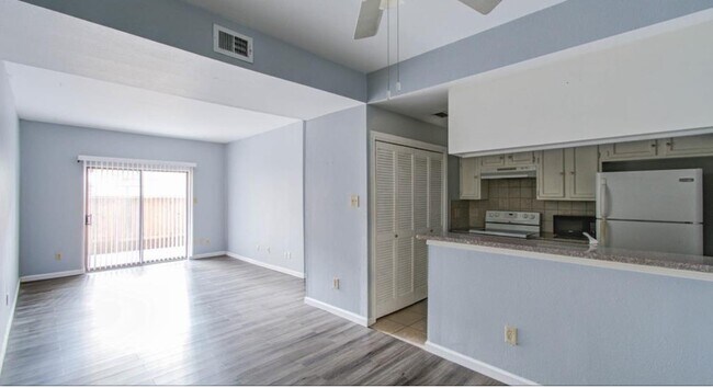 Photo - 11711 Memorial Dr Unidad 381