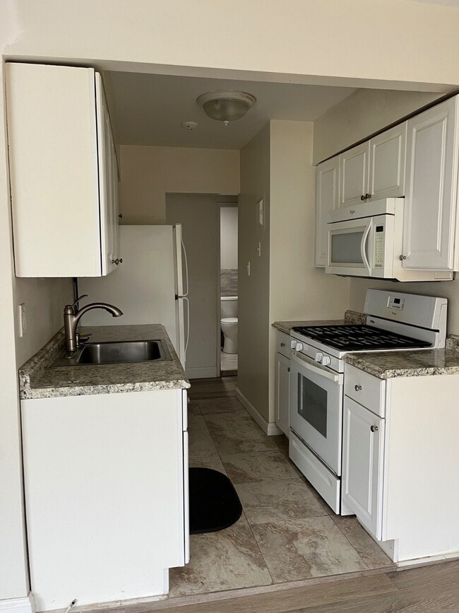 1302 Rockland Ave Unit 1st Fl