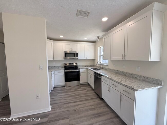 2780 Floresta Dr NE