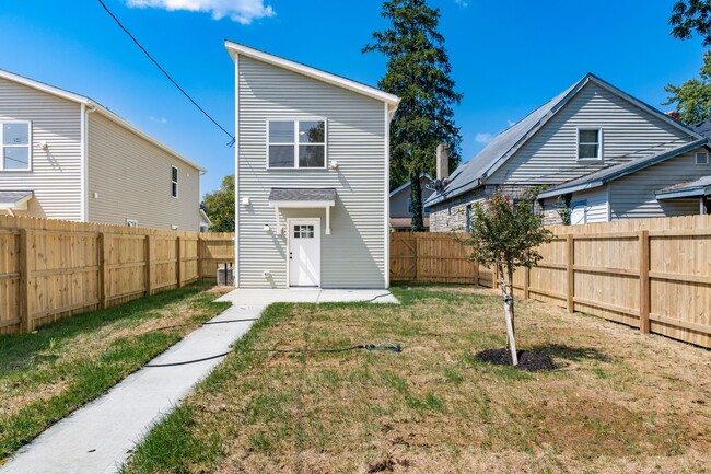 972 Ellsworth Ave