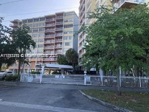 Photo - 2025 NE 164th St Unit 315