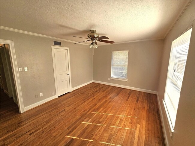 Photo - 6647 Sylvan Rd