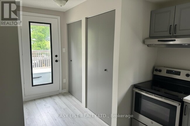 Photo - 598 N Lake Rd