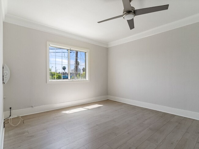 Photo - 338 E 7th St Unidad #346