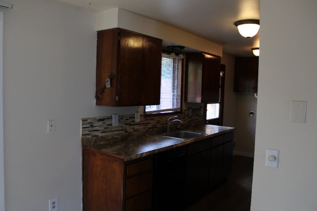 Photo - 10915 SW Hall Blvd Unit 1