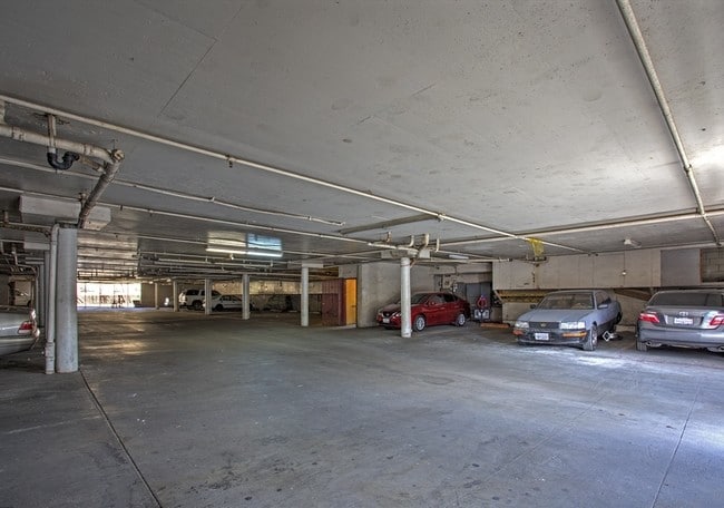 Photo - 208 S Vicentia Ave Apartments