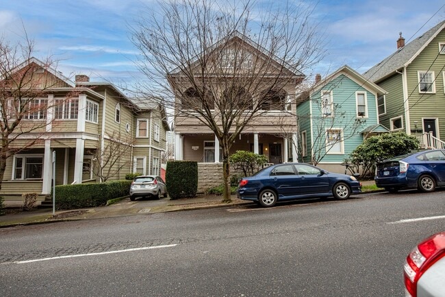 Photo - Charming Goose Hollow Home, Big, Spacious, and Bright! Unit 1517A