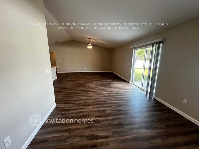 Photo - 1109 SW Khan Dr