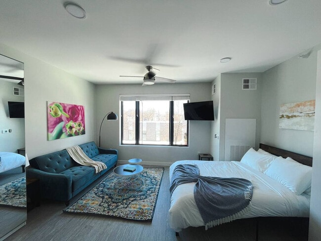 Photo - 2530 University Ave Unit SI ID1534889P