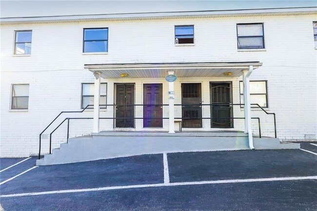 Building Photo - 953 Washington St SW Unit 2