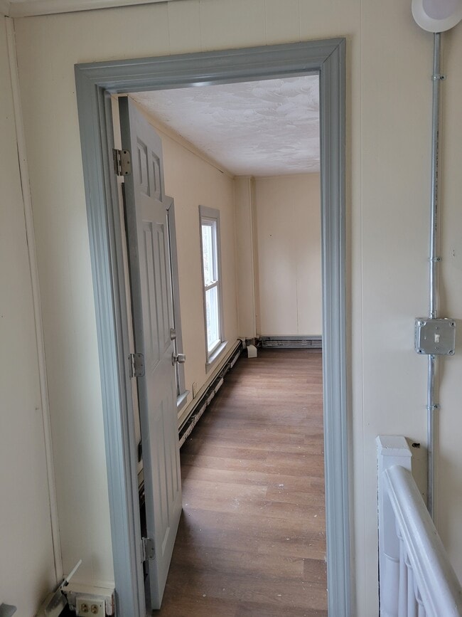 Building Photo - 27 Phebe St Unit 2nd Floor
