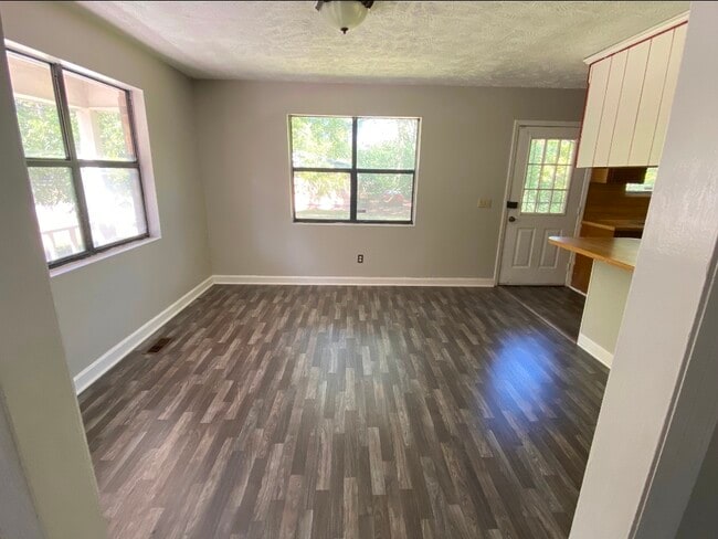 Photo - 729 Butler St