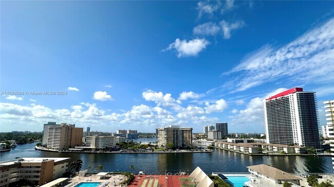 Building Photo - 1865 S Ocean Dr Unit 11I Rental