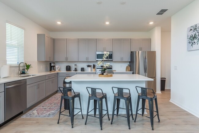 Photo - 2310 Lancashire St