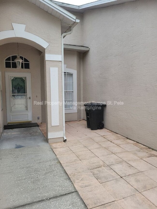 Photo - 12514 Hollybrook Ln