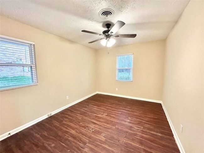 Photo - 6450 Raymond Dr