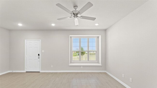 Photo - 3716 Paradise Way