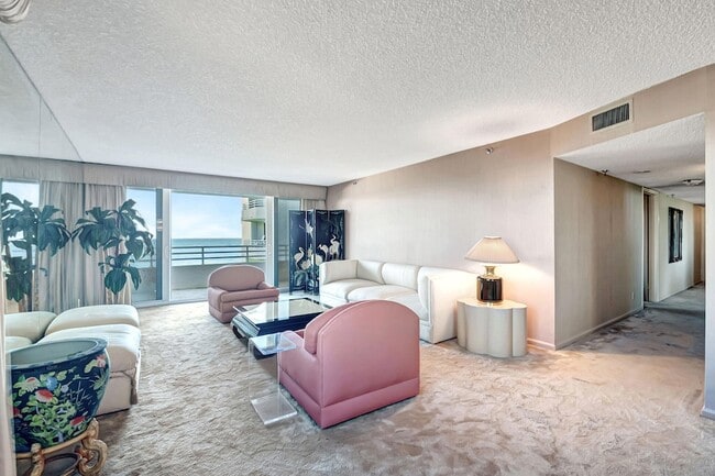 Photo - 3407 S Ocean Blvd Unidad 4D