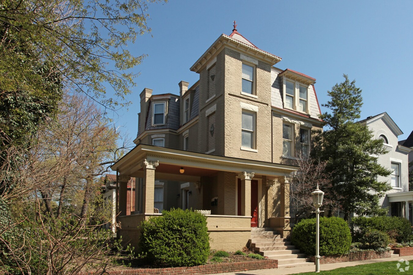 Photo - 525 St James Ct