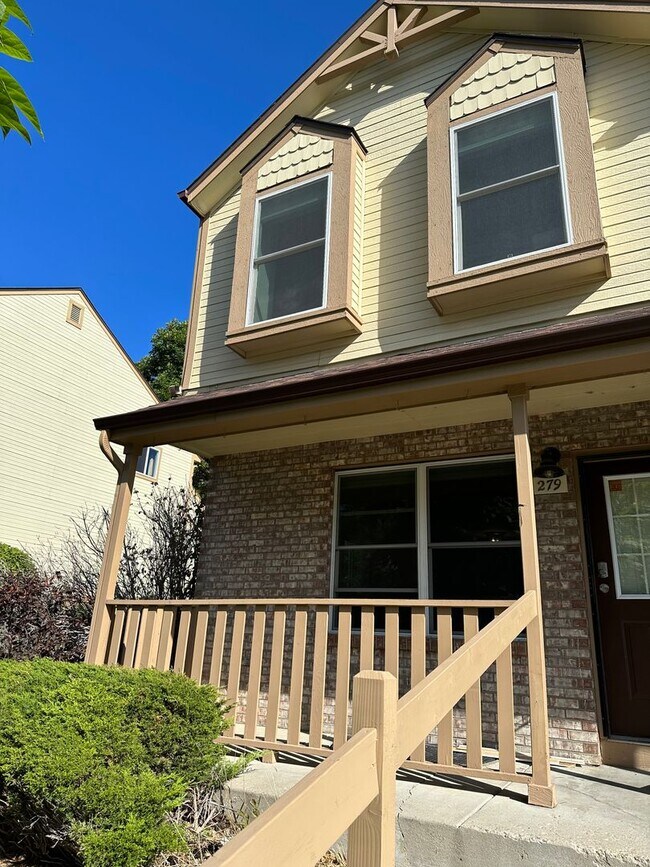 Photo - 279 Pheasant Run