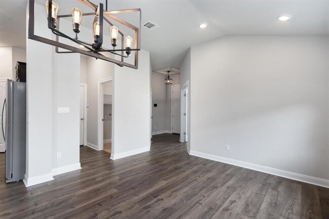 Photo - 520 Middle Brook Dr