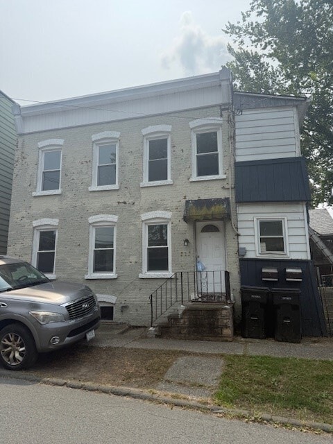 Building Photo - 22 Cottage St Rental
