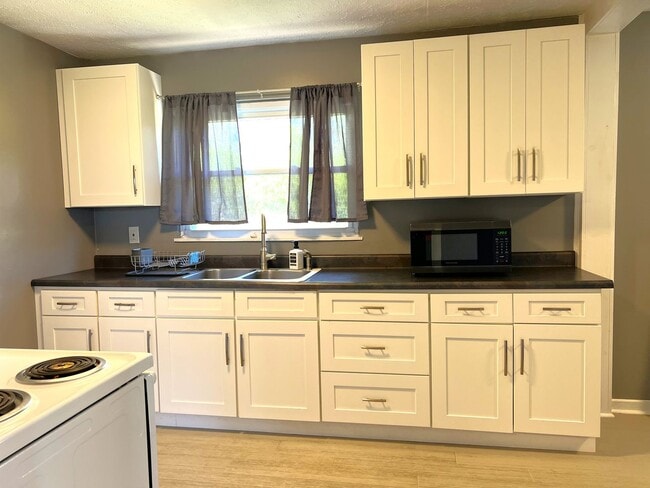 Photo - *Maryville 37804 - Charming 2 bedroom, 1 bath Brick Rancher with a 1-car garage - Call Adam Sharp...
