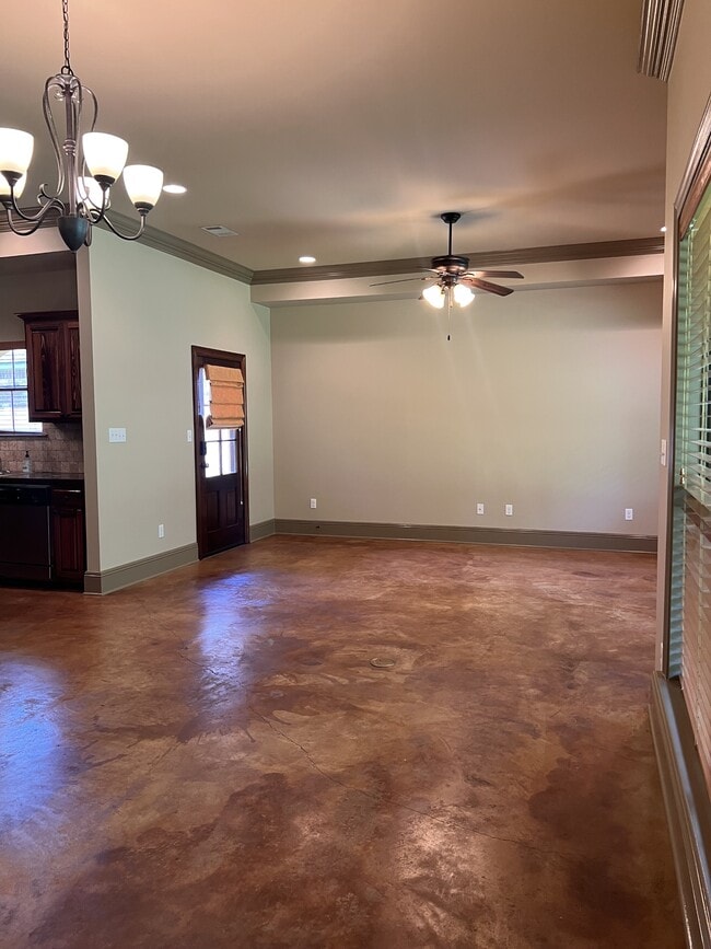 Photo - 3266 Northlake Ave