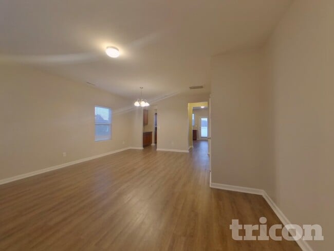 3313 Pikes Peak Dr