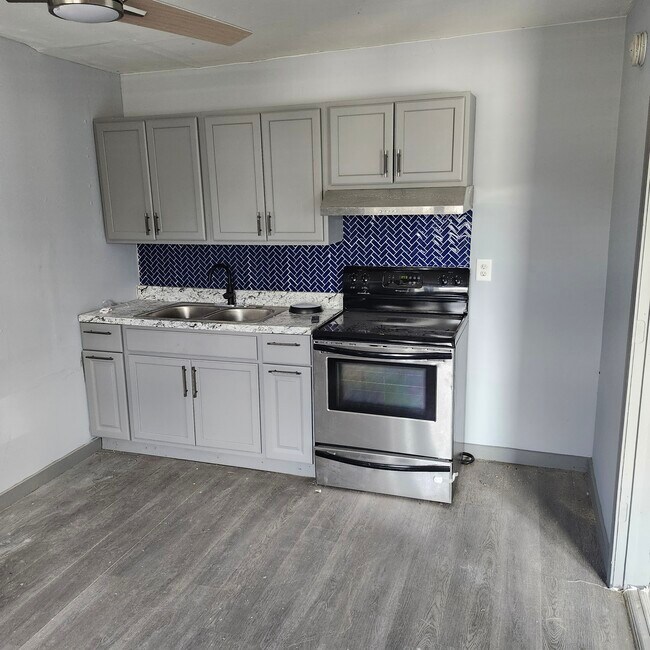 Photo - 2 4th Ct N Apartamentos Unidad A