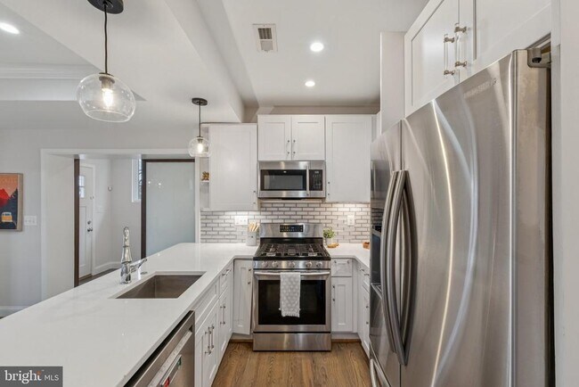 Photo - 5629 8th St NW