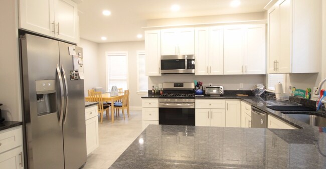 Building Photo - 91 Verndale St Unit 1 Rental