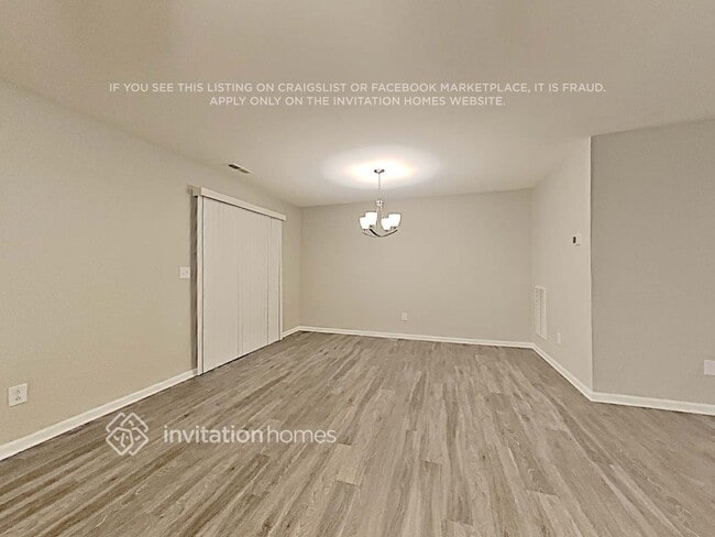 Photo - 1831 Hooper Court