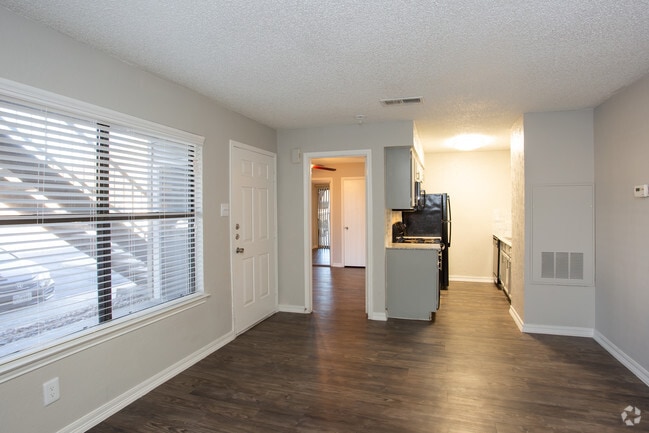 1BR, 1BA - 481 SF