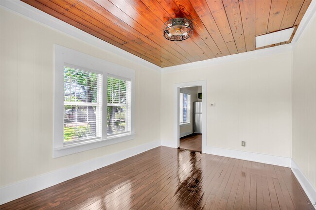 Photo - 204 Kerry Rd