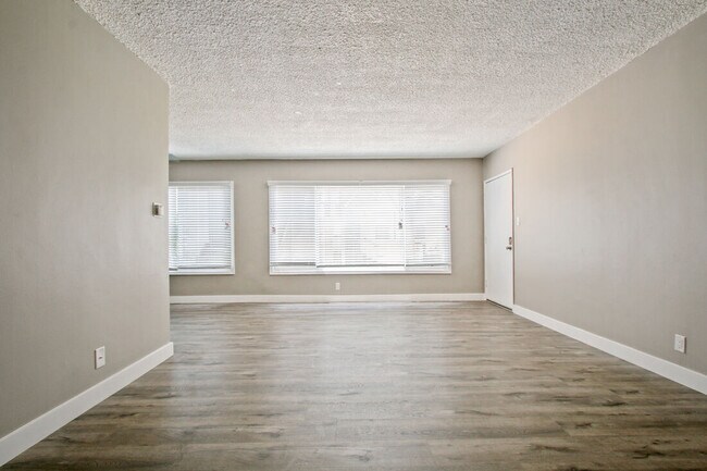 Photo - 4046-4052 Coco Avenue