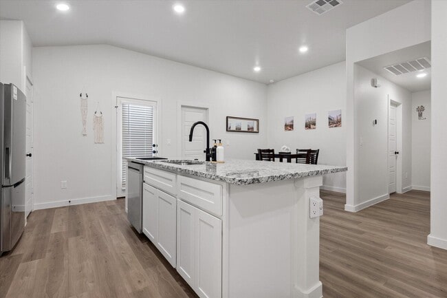 Photo - 2133 Langford Ave