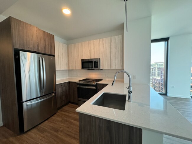 Photo - 144 N Aberdeen St