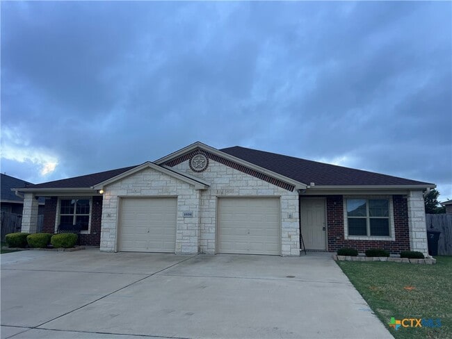 Building Photo - 4606 Cambridge Dr