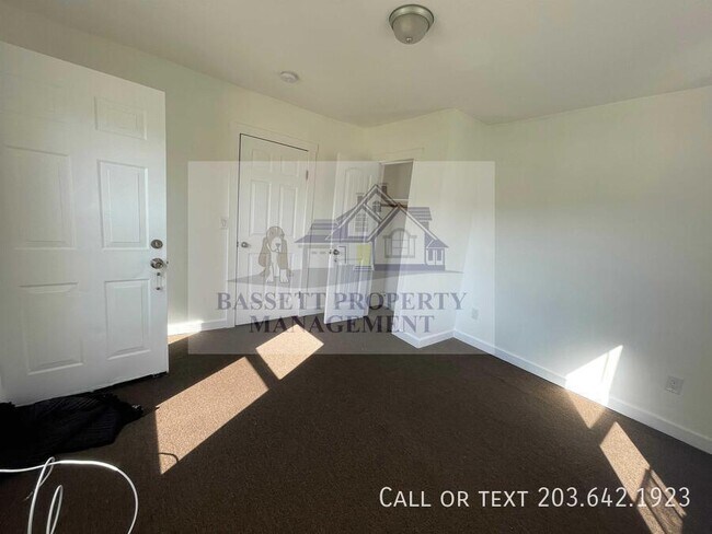 Photo - 109 E Albert St