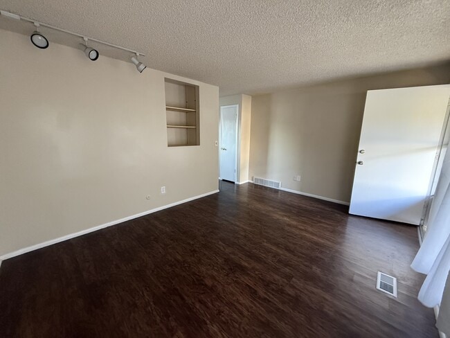 Photo - 8142 S Pioneer St Unit 1