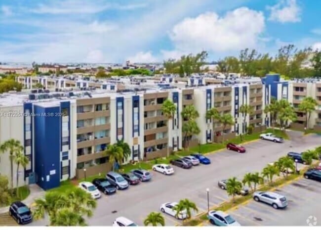 Building Photo - 10090 NW 80th Ct Unit 1555 Rental