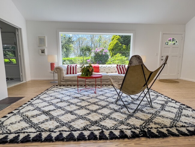 Photo - 6 Far Pond Rd