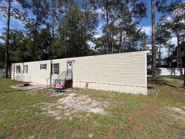 Building Photo - 109 SW Socket Glen