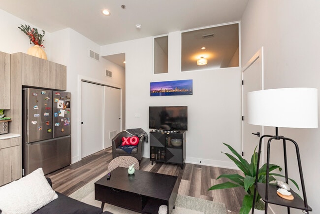 Photo - 2322 N Clark St Unit 410